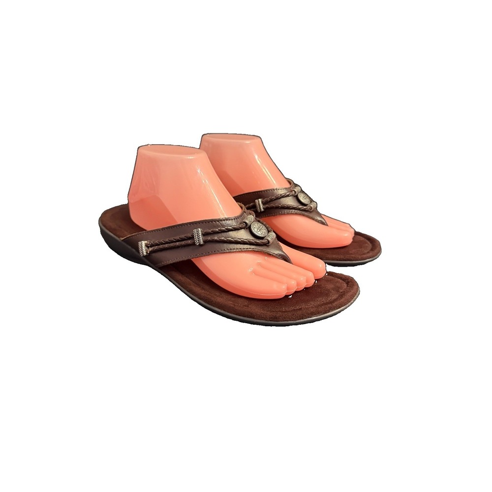 Minnetonka Leather Silverthorne Thong Sandals Womens 12 Wide Flip Flops Conchos